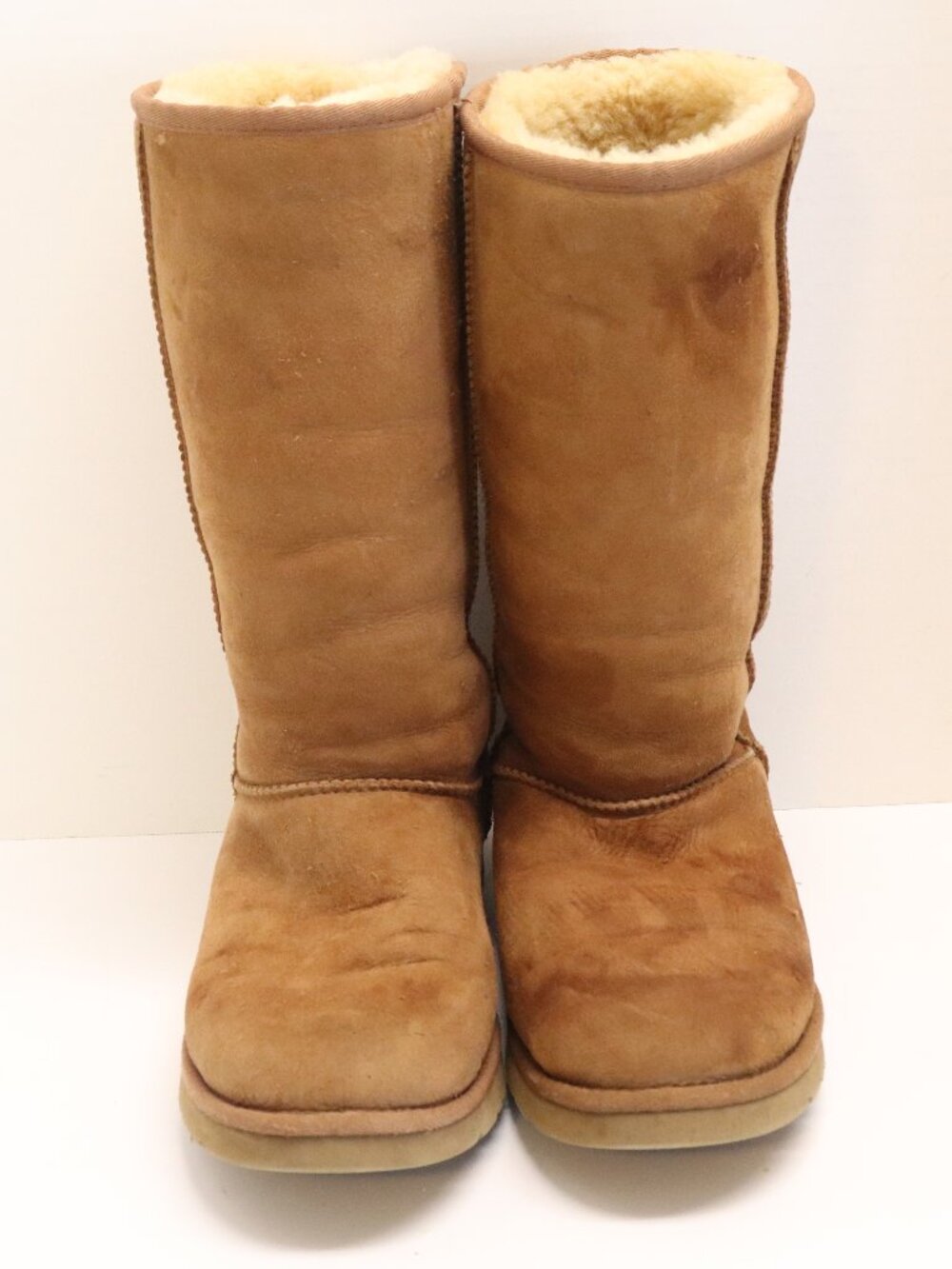 UGG Women's Boots Size 9 Made in Australia Fur Line for Comfort